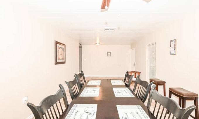 Universal City House | Cheerful 4 bedroom home near Randolph AFB