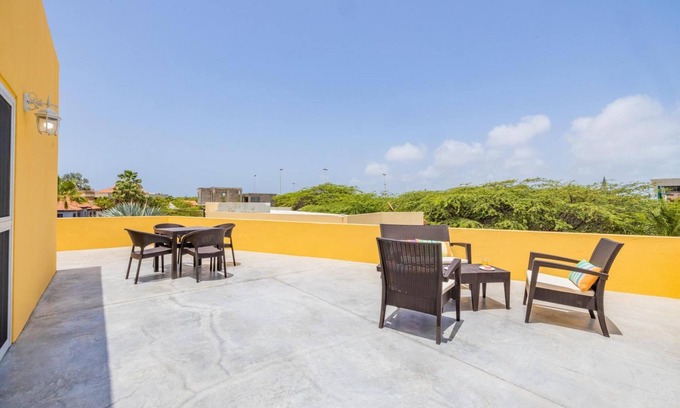 Noord Villa | Cheerful Caribbean Villa w Private Pool 3BR