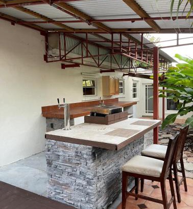 North Miami Beach House | CHEERFUL PRIVATE ROOM 2 MILES AWAY FROM SUNNY ISLES BEACH