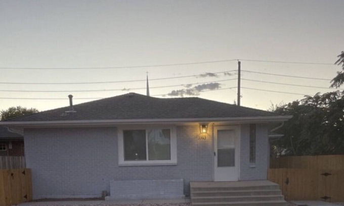 Northeast Park Hill House | Cheerful updated 3bed room house
