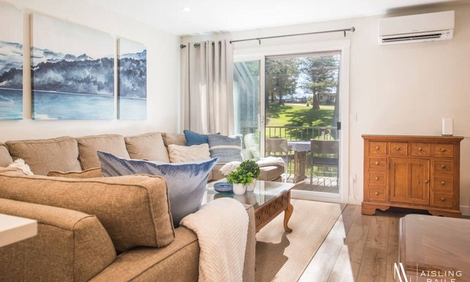 East Kootenay Apartment | ⭐Cherished Memories⭐ | Indoor Pool/Hot Tub | Beach