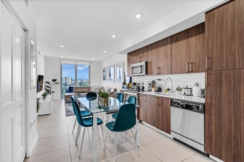 Overtown Apartment | Chic 3 Bed Retreat Mins Brickell With Free Parking