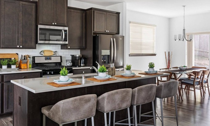 Highline House | Chic 5-Bedroom Seattle Retreat | Fireplace-Pets OK