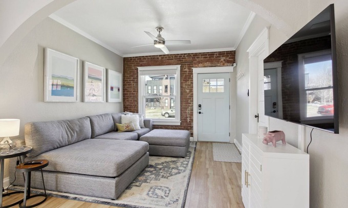 Sunnyside House | Chic, Luxurious Sunnyside Home
