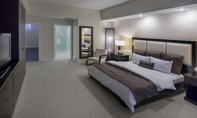 Ludlam Hotel | Chic & Modern Living in Miami! Outdoor Swimming Pool + Spa