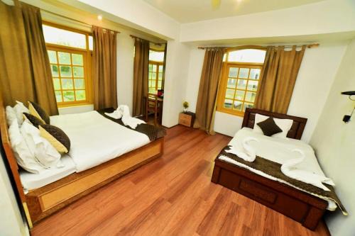 Srinagar Hotel | Chinar Inn