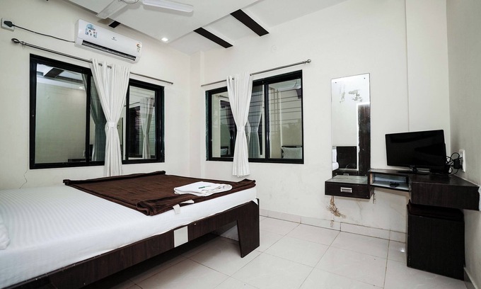 Wai Hotel | Chinar Residency, Bondarwadi Road, Panchgani, Mahabaleshwar