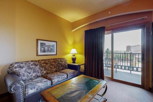 Wisconsin Dells Apartment | Chula Vista Resort Condo 2520 & 2522 Full Property
