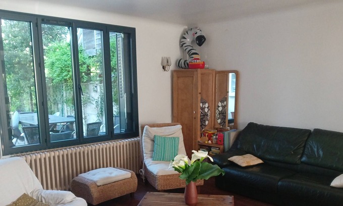 Ouest Bed & Breakfast | Circuit 24h - 8 Personnes - Proche Tramway