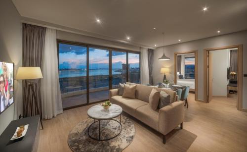 Bai Chay Hotel | Citadines Marina Halong