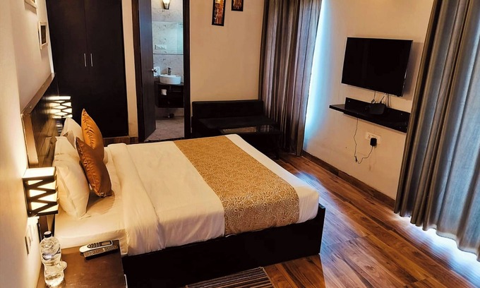 Vrindavan Hotel | Citrine Suites and Resorts Vrindavan