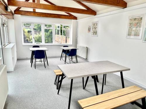 Gloucester House | City Centre Guest House