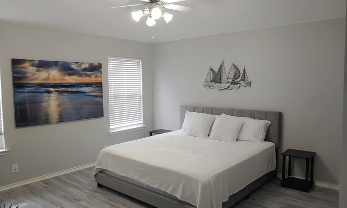 Medina Valley House | Clean 3 bedroom 2 bath residential home