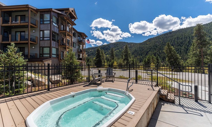 Lakeside Village Apartment | Clearwater Lofts #302, Building 1
