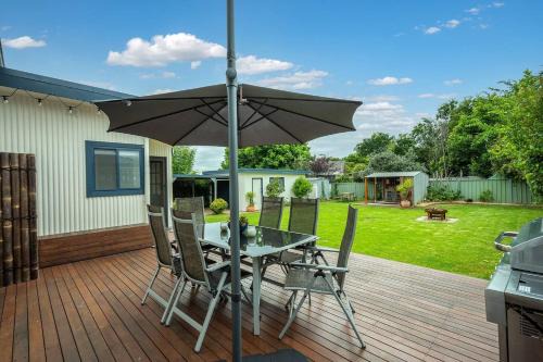 Central Mudgee House | Clematis Cottage - Indoor-outdoor Mudgee Lifestyle