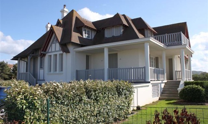 Deauville Villa | Close to Les Planches, Namouna Villa in Deauville offers a nice view of the sea