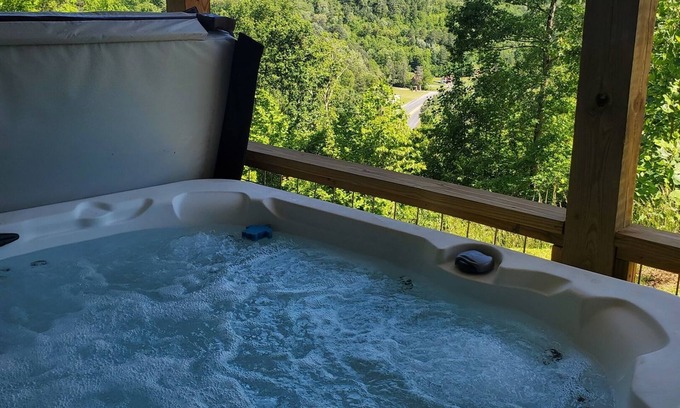 Whittier Cabin | Close to Polar Express, Casino, WCU. HOT TUB & Robes! DOG friendly, Views!