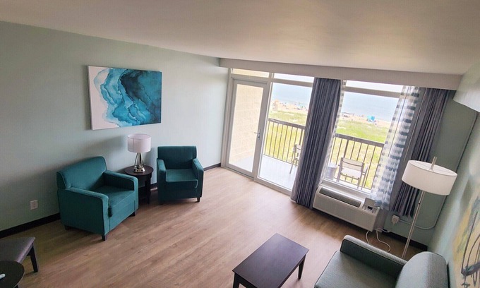 Kill Devil Hills Apartment | Closed for renovations!