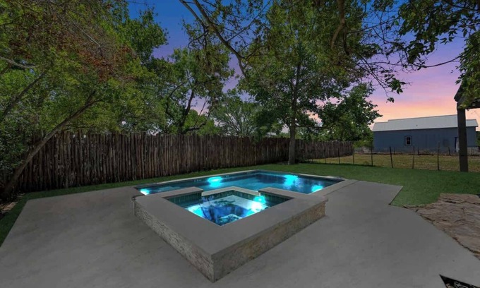 Fredericksburg House | Clover Haus 2 Blks to Main St With Pool and Spa!