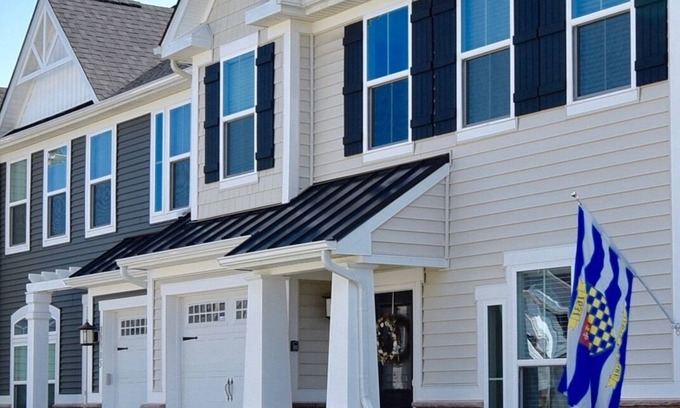 Lewes House | Coastal Club 3 BR, 2.5 BA Sleeps 8 * Luxury Villa Townhouse* 33307 * LOVELY CUL
