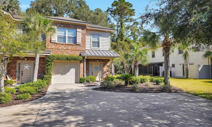 Saint Simons Island House | Coastal Serenity by Sandy — Near Beach, Pool + Bikes Included!