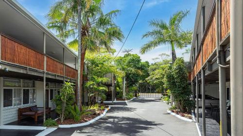 Scarness Apartment | Coconut Palms 2 Bedroom Apartment