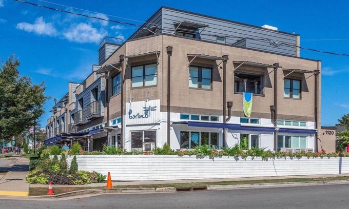 12 South Apartment | Coffee Shops, Restaurants, Bars, Salons and Boutiques, just steps away.