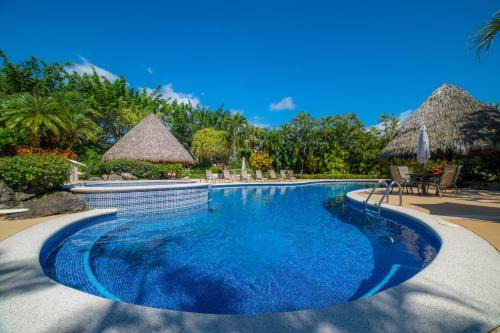 Herradura Apartment | Colina 5E 2 bdr Garden View in Los Suenos