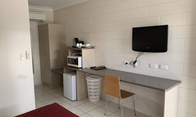 Collinsville Hotel | Collinsville Motel