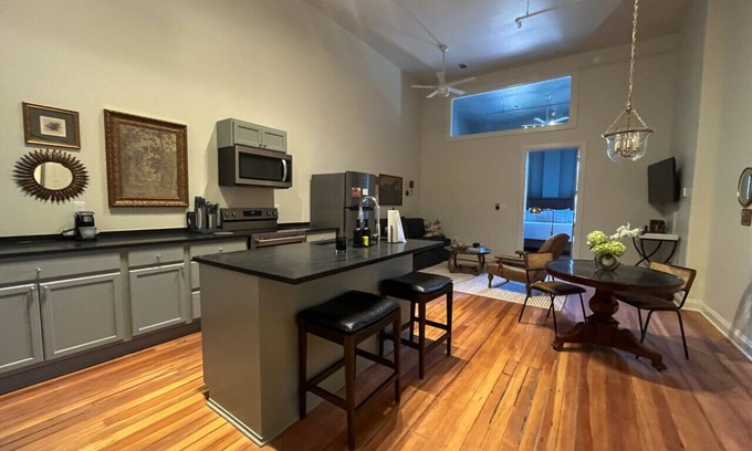 Demopolis Apartment | Colony -The Flats Demopolis