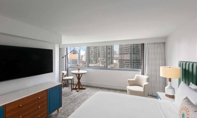 Downtown Chicago Hotel | Come Create Memories w/Fun-filled Adventures at this Paradise! 3 Relaxing Units