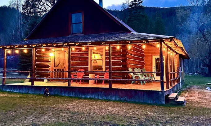 Sandpoint Cabin | Come escape to our historic log cabin alongside a beautiful creek in North Idaho