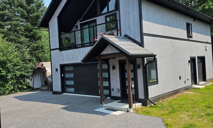 Utterson Apartment | Come See the Fall Colors n2 Bedroom Executive Apartment in Utterson