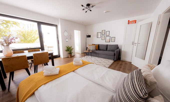 Passau Apartment | Come4Stay Passau - Apartment Seidenhof I voll ausgestattete Küche I Balkon I Badezimmer
