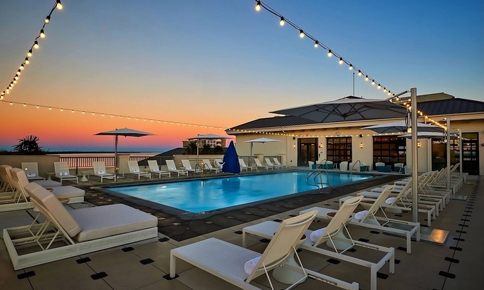 Baytowne Wharf Apartment | Comfort and Convenience! 3 Relaxing Units, Pets Allowed, Near SunQuest Cruises!