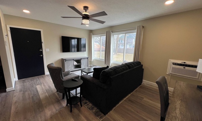 Lansing Apartment | Comfort for Medical Travelers – Laundry in Unit + Easy Commute