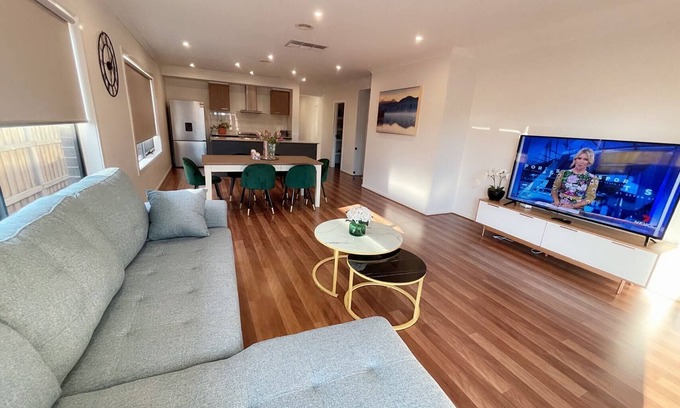 Point Cook House | Comfortable 4 bedroom house in Point Cook