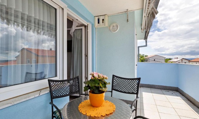 Jadranovo Apartment | Comfortable Apartment in Jadranovo near Seabeach