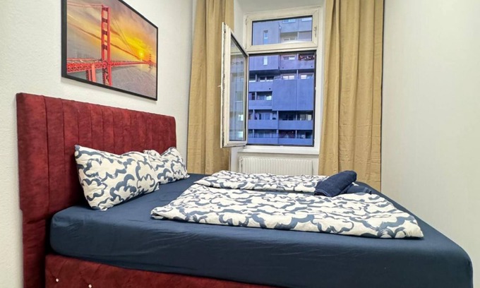 Grinzing Apartment | Comfortable Room Near FAC Platz – Just 10 Min Away