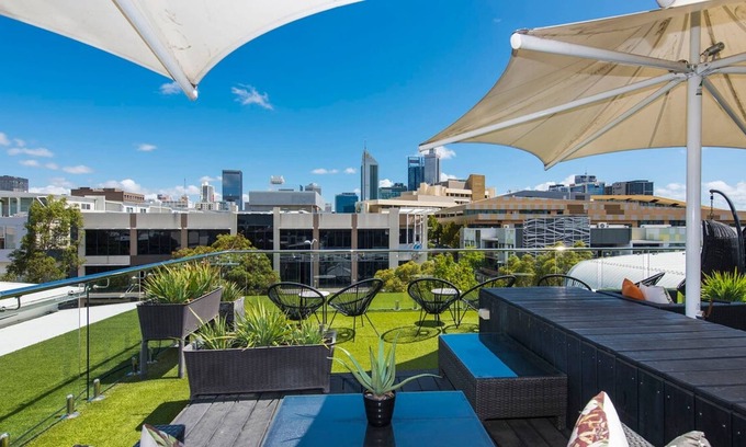 Perth House | Comfortable Room With Fantastic Rooftop Views