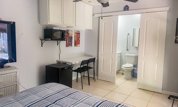 South Corals Apartment | Comfortable studio near Las Olas Beach and Lauderdale by the Sea Beach