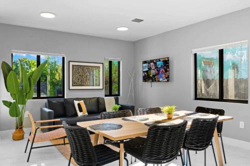 Allapattah Apartment | Comfortable Townhouse - Free Parking Included
