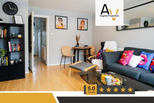 Northampton House | Comfortable Two-Bedroom House - Garden, Driveway, Perfect for Business & Leisure Stays By AV Hughes Properties