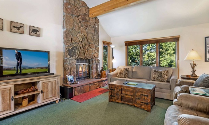 Eagle-Vail House | Comforts of Home! Peaceful 3BR Home on Golf Course, Easy Mtn Access to Vail or Beaver Creek
