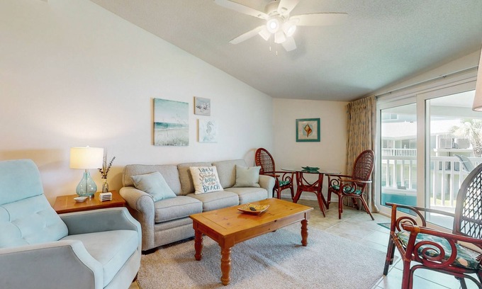 Villa Sabine Condo | Comfy Coastal Condo w/Gorgeous Bay Views & Nearby Beach Access
