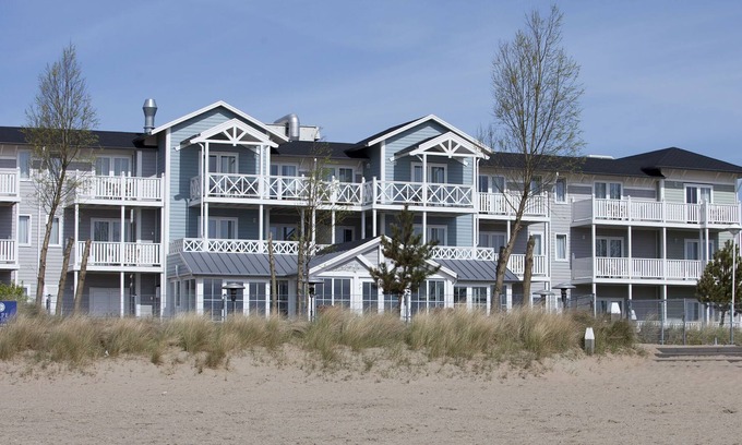 Municipality of Hellevoetsluis Apartment | Comfy hotel room with sea view, close to the beach