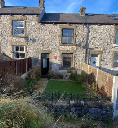 Buxton House | Comfy stone built house in the peak district