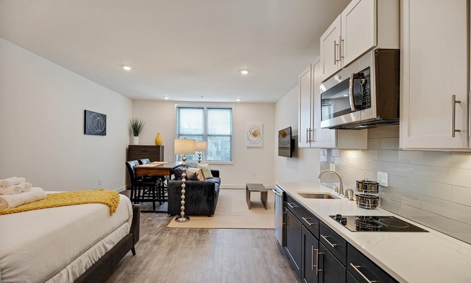 Spruce Hill Apartment | Coming for CHOP or PENN? This is a GREAT CHOICE