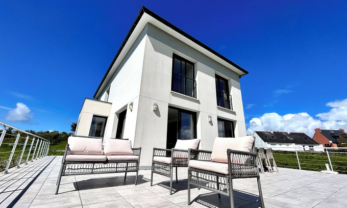 Camaret-sur-Mer Villa | Contemporary house 160 m2, sleeps 8 to 9, stunning sea view