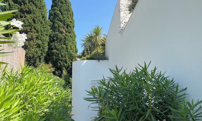 Le Cannet House | Contemporary villa with sea view